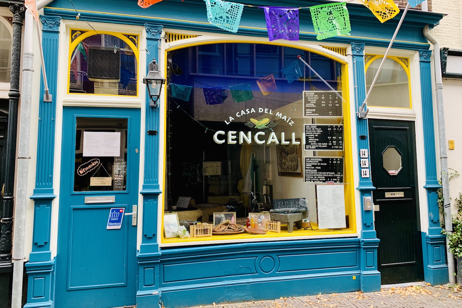 Voorgevel Mexicaans restaurant Cencalli in Den Haag