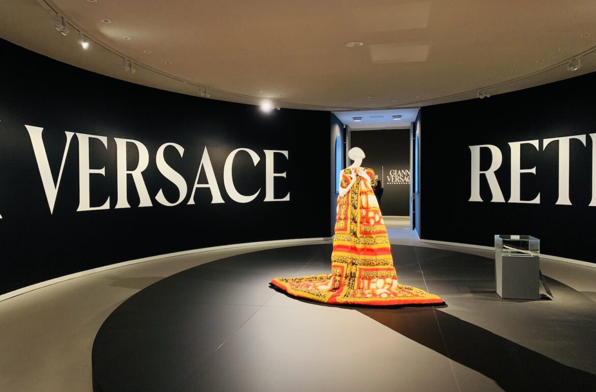 Gianni Versace Retrospective openingshal Groninger Museum