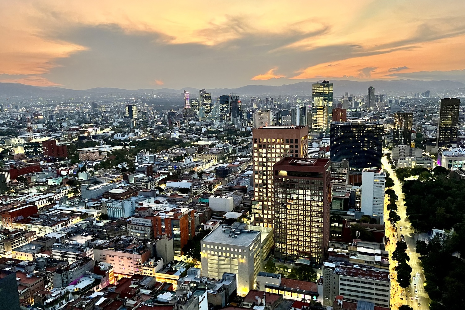 Mexico-stad bij zonsondergang vanaf de Torre Latinoamericana