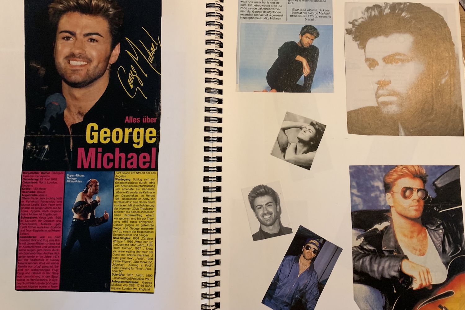 Foto van twee bladzijden uit het plakboek van mijn idool George Michael - beeldrecht Jannekeswereld.nl