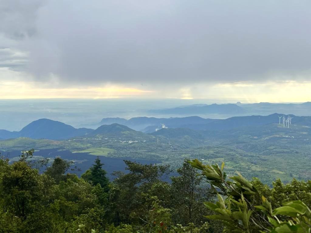 Uitzicht op het vulkaanlandschap in het zuiden van Guatemala.