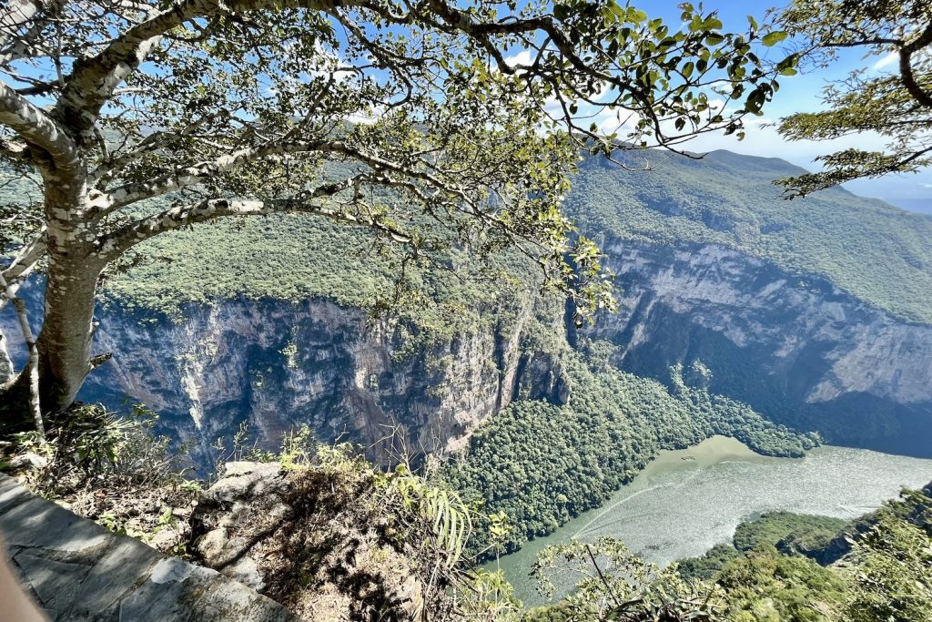 Uitzicht op de Sumidero Canyon