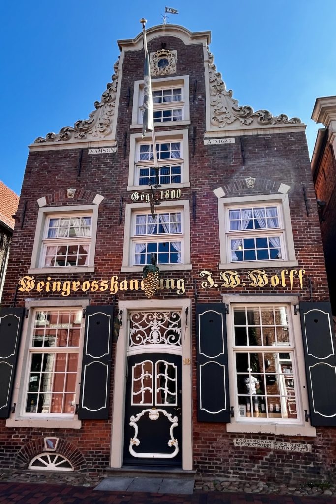 Mooi gevel van wijnhuis Wolff